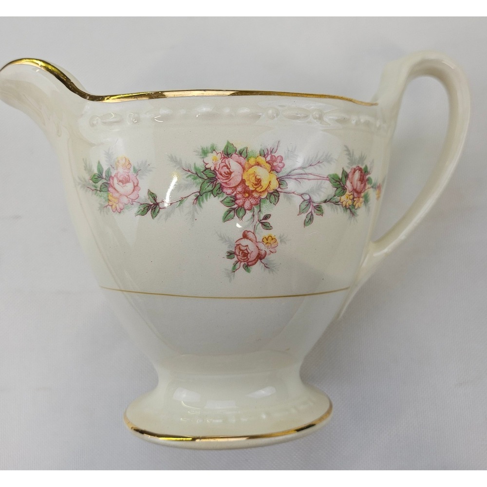 Vintage Homer Laughlin Eggshell Georgian Creamer Floral Gold Trim J47N5‎ 1947